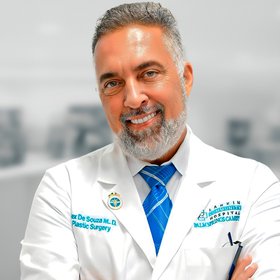 Alexandre DeSouza American Board Certified Plastic Surgeon